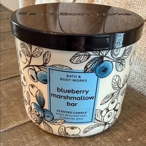 Bath & Body Works Blueberry Marshmallow Bar Candle - Blue and White